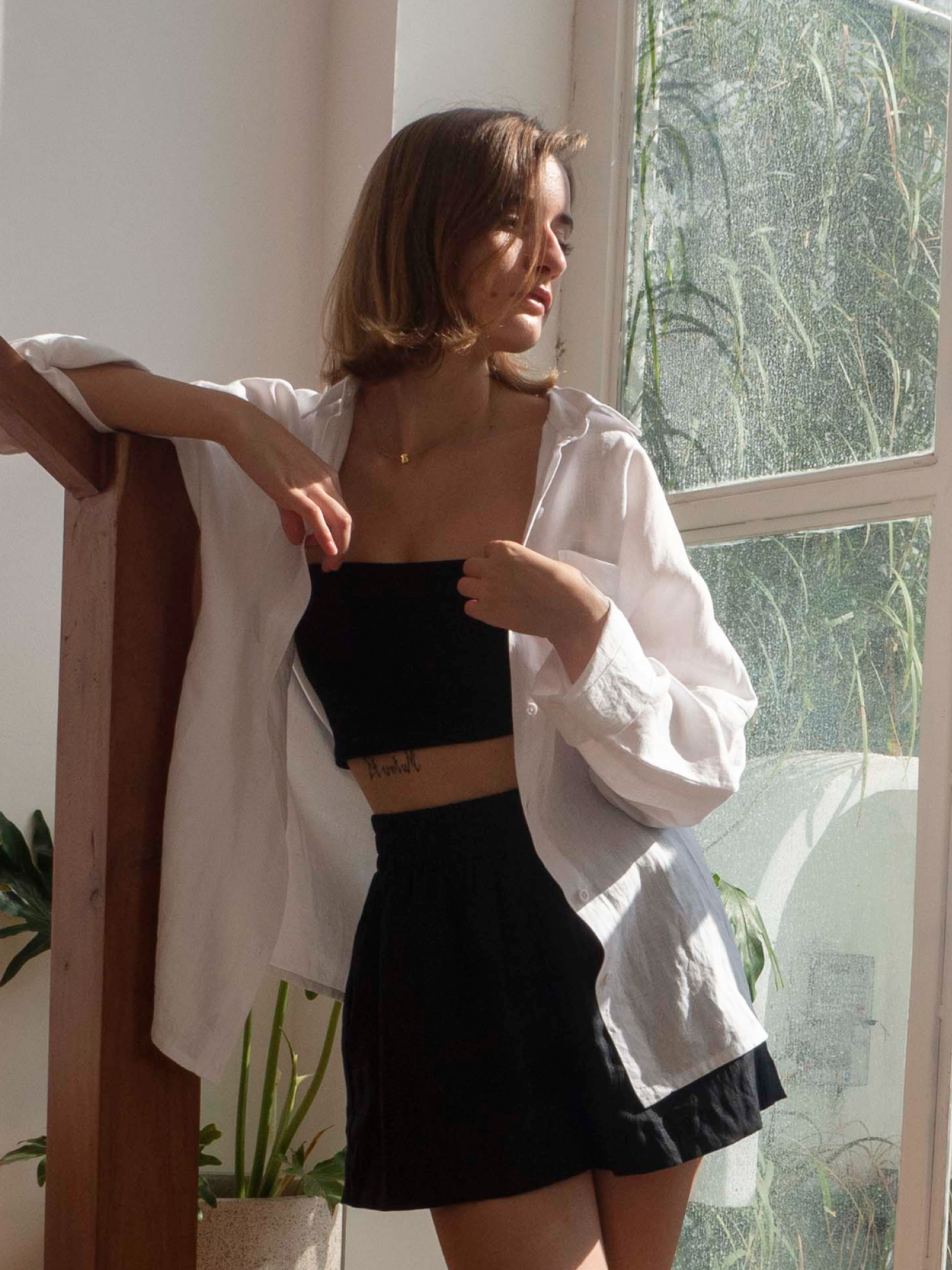 Base Linen Shorts in Black Sand