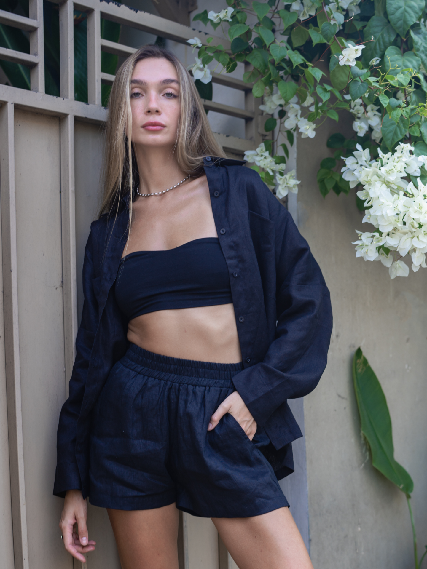 Base Linen Shorts in Black Sand